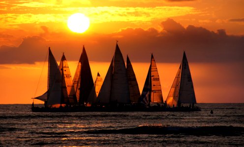 Sailing Into The SunsetWaikiki