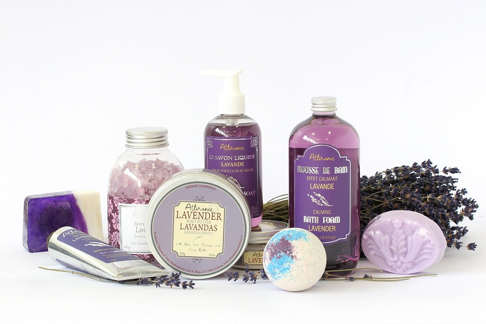 Cosmetics oil aromatherapy