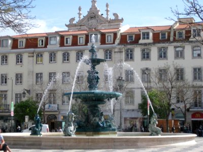 Rossio-square-fountain