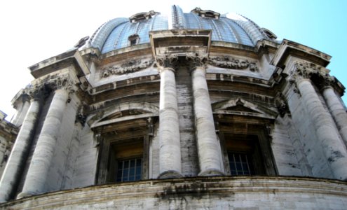 San-pietro-exterior-of-a-small-dome