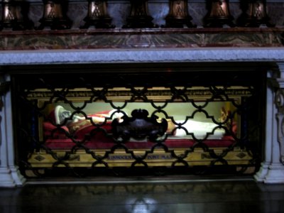 Pope-innocent-xi-tomb