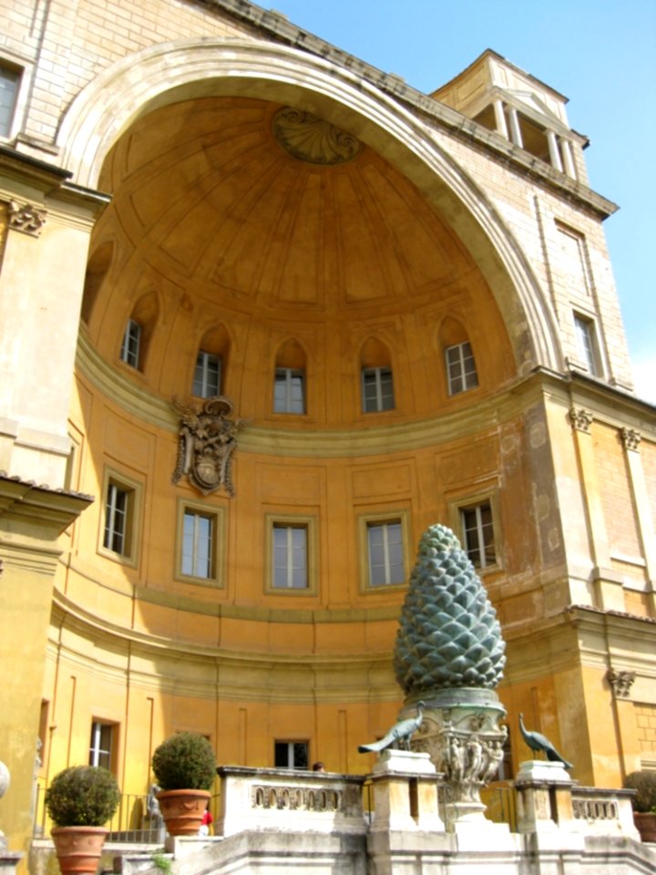 Pine-cone-statue-in-vatican