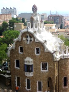 Park-guell-pavilion