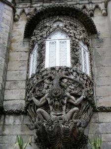 Palacio-da-pena-stone-carving-of-a-newt