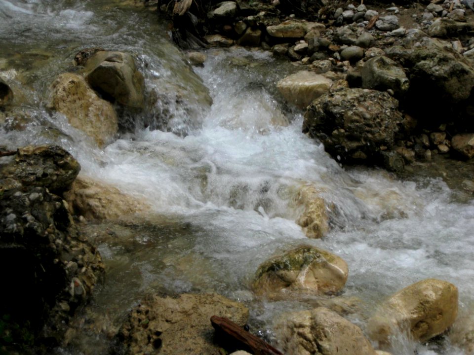 Mountain-creek-washing-lime