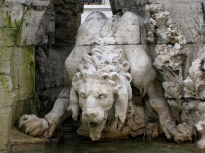 Lion-in-fontana-dei-quatro-fiumi