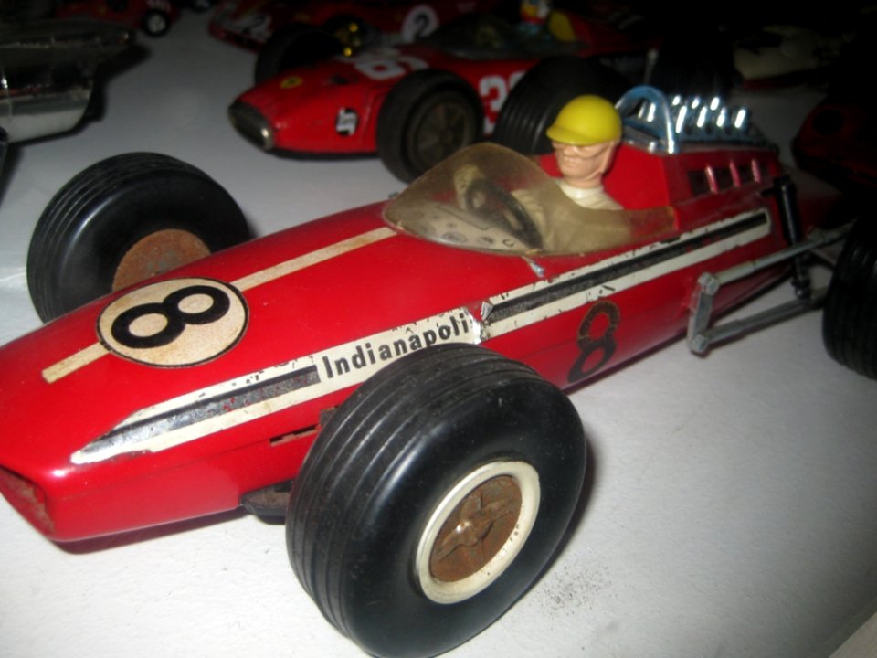Indianapolis-race-car-toy