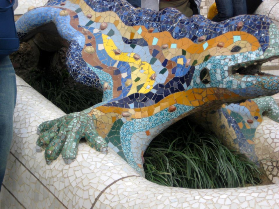 Gaudi-mosaic-dragon-
