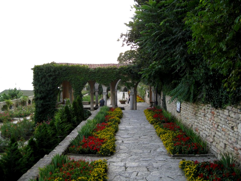 Garden-alley