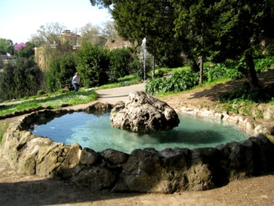 Fountain-in-villa-borghese