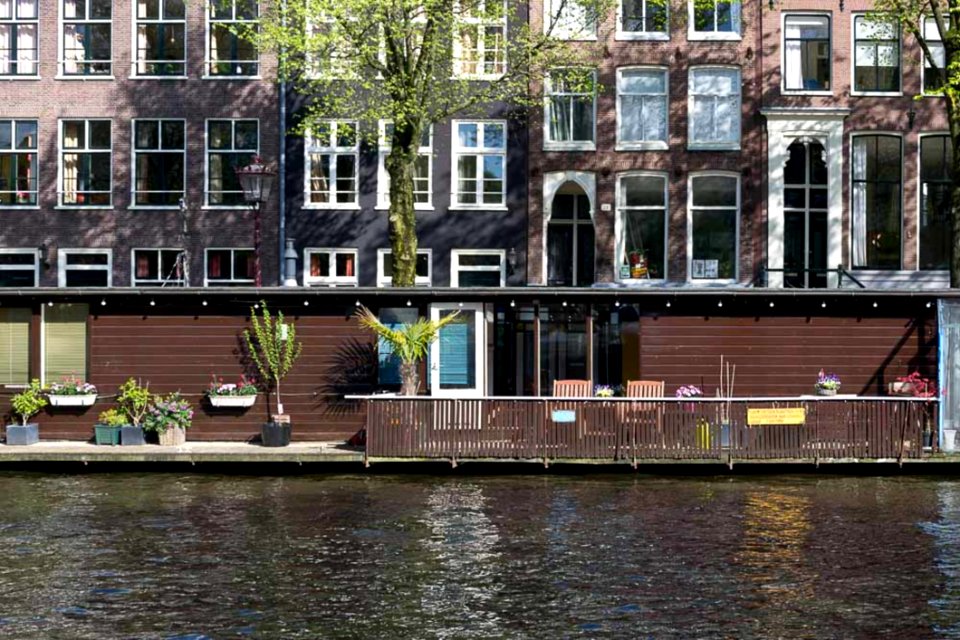 Floating House In Amsterdam Jordaan District