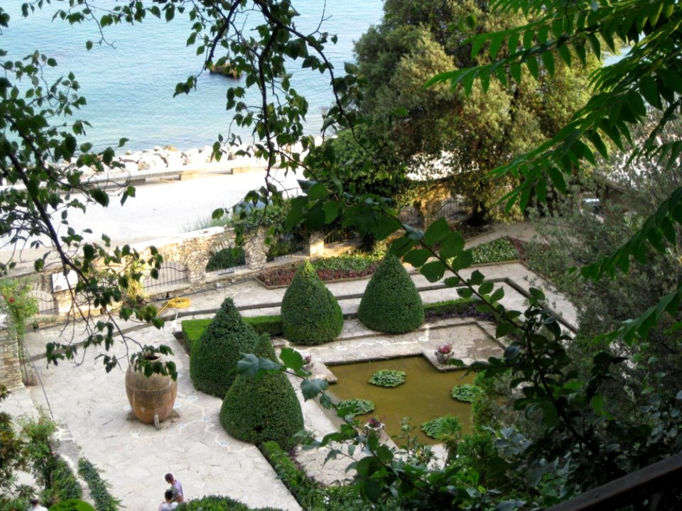 Gardens-seen-from-above