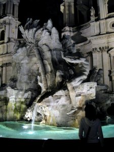 Fontana-dei-quattro-fiumi-at-night