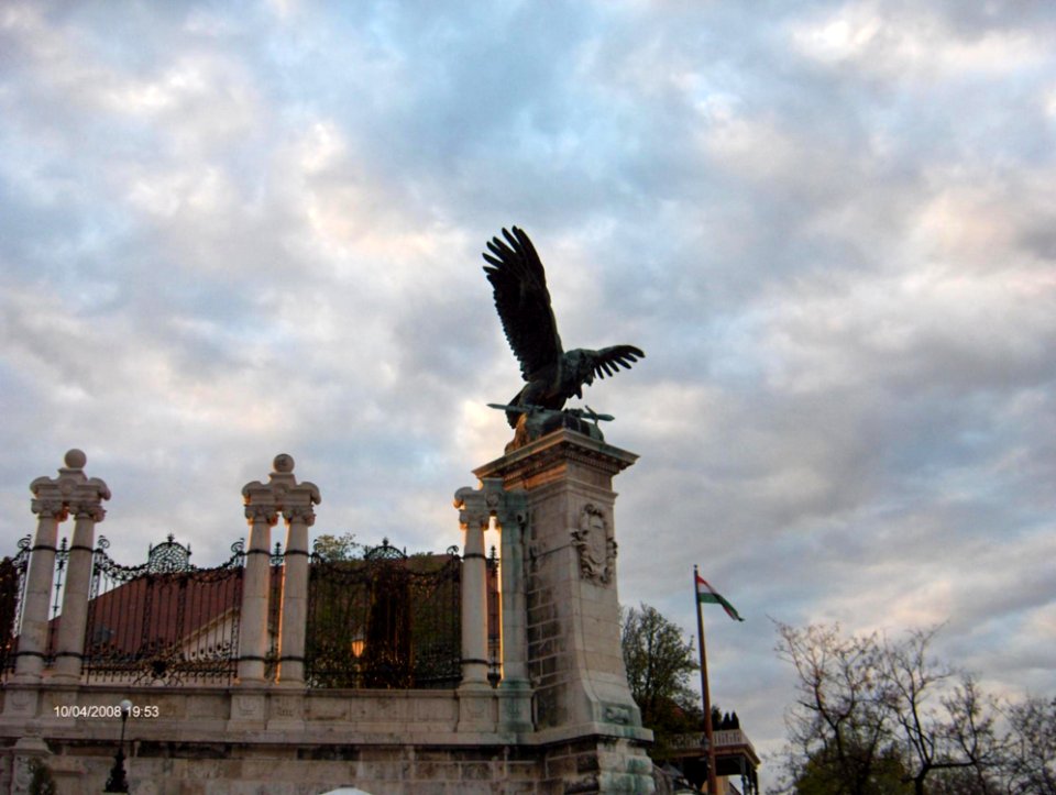 Eagle-statue-turul-at-royal-palace