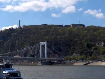 Elisabeth-bridge-and-gellert-hill photo