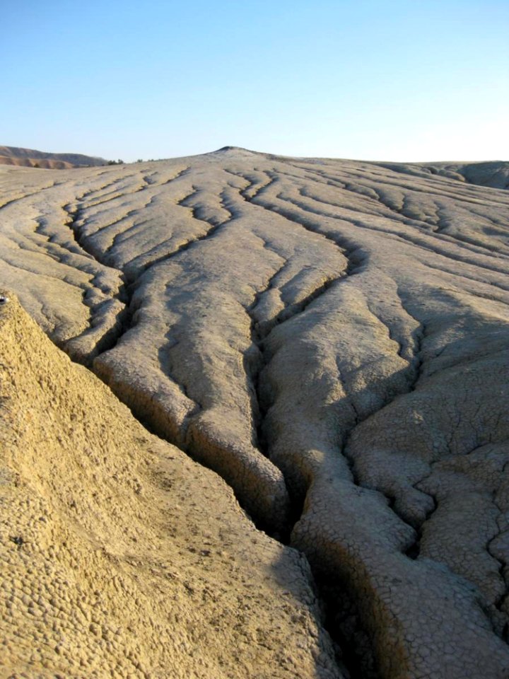 Cracked-earth-surface