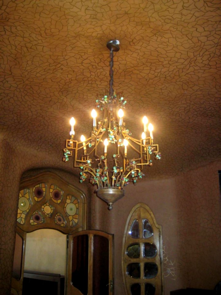 Chandelier-on-mosaic-ceiling photo
