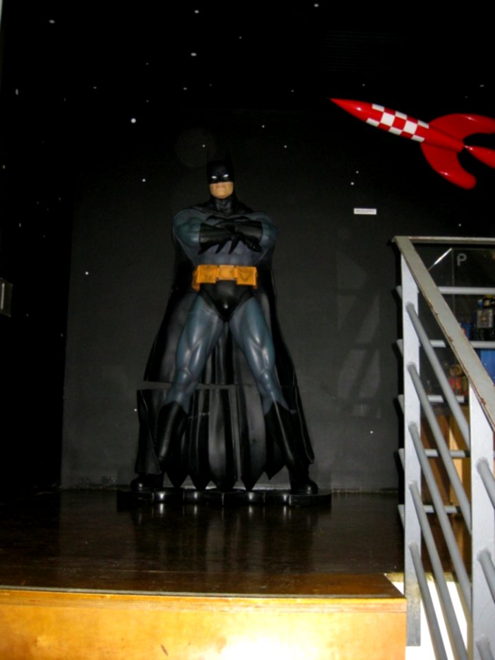 Batman-full-size-figurine