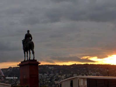 Artur-gorgey-statue