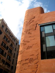 Artistic-corner-facade-of-a-building