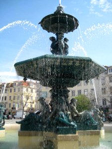Baroc-fountain-in-rossio-square
