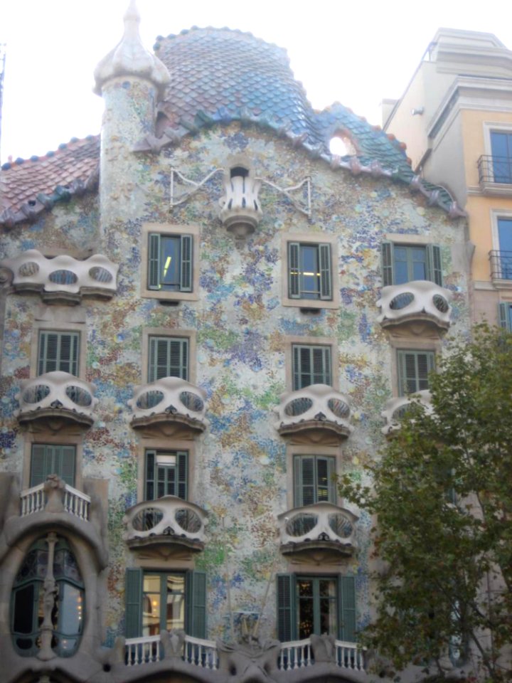 Batllo-house-facade
