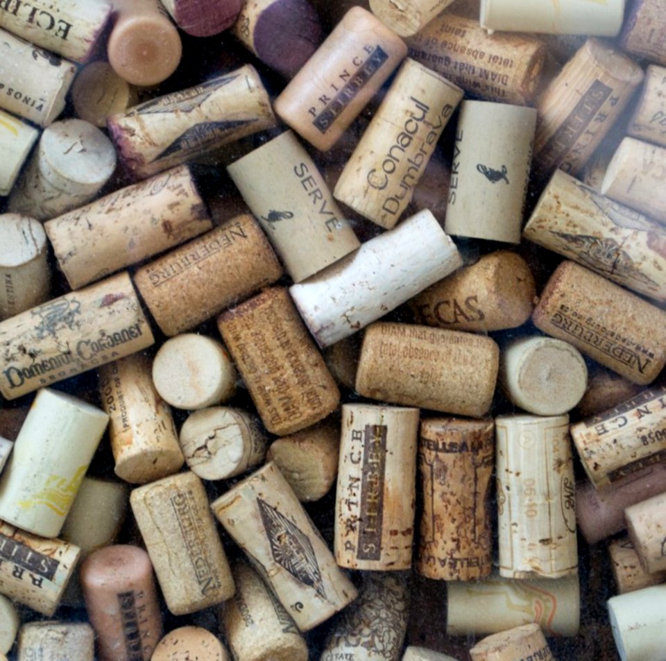 Wine-bottles-corks