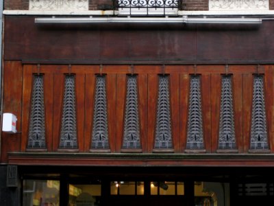 Wooden-geometric-decorative-panels