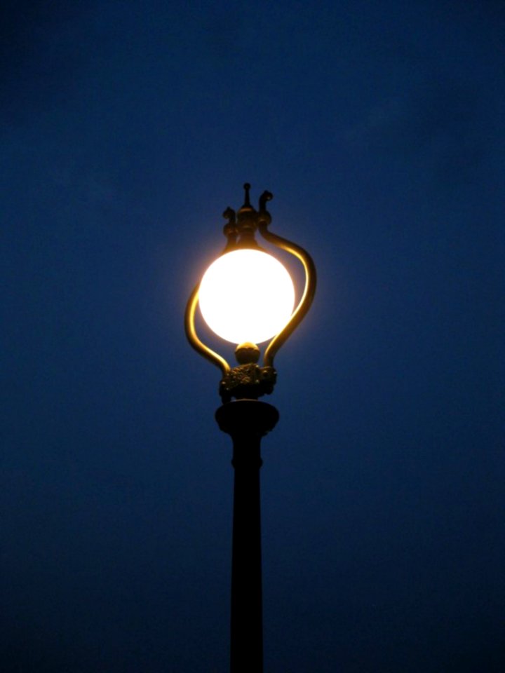 Spheric-street-light