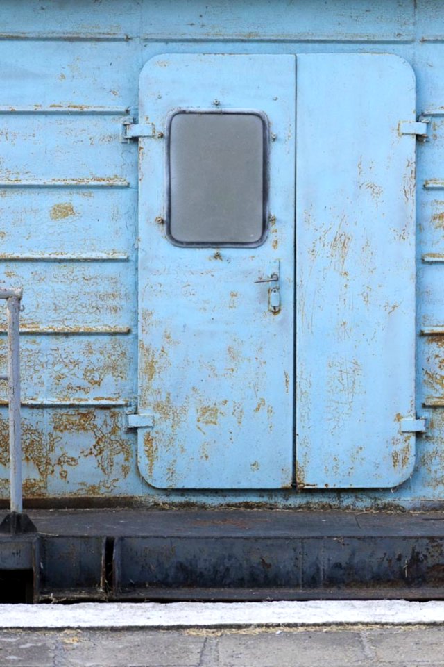 Decaying Construction