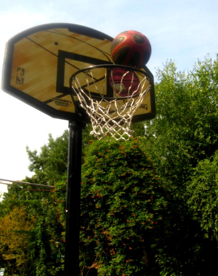Shooting-the-basketball-at-the-hoop