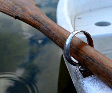 Rowboat-oar-and-oarlock-