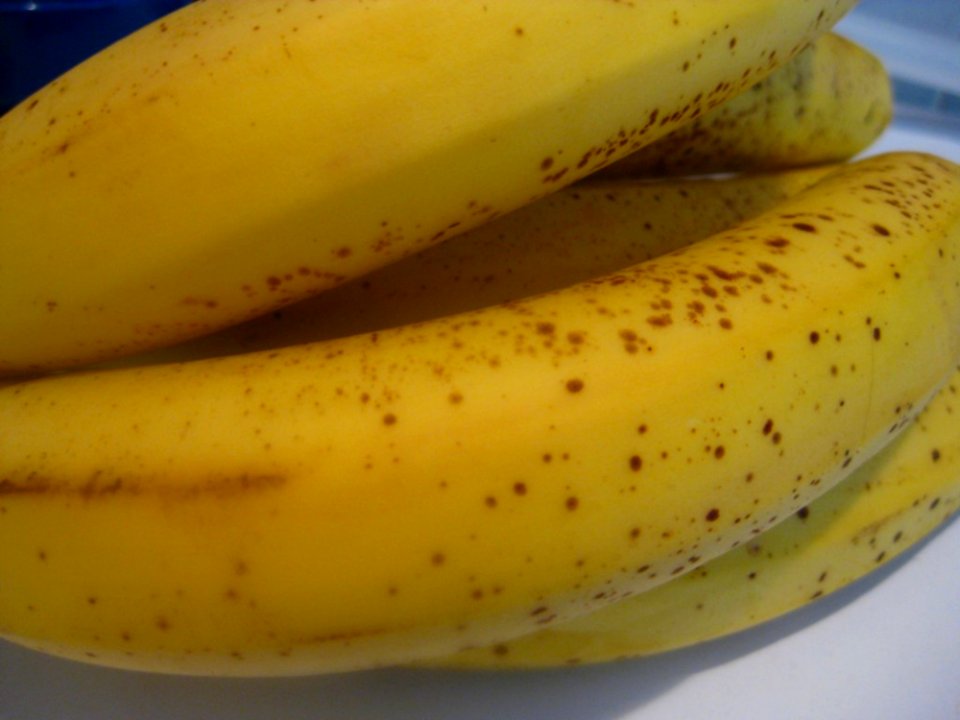 Ripe-banana-spots-close-up
