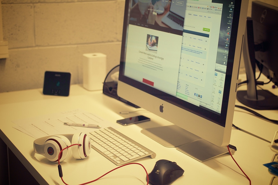 Apple inc creatives desk