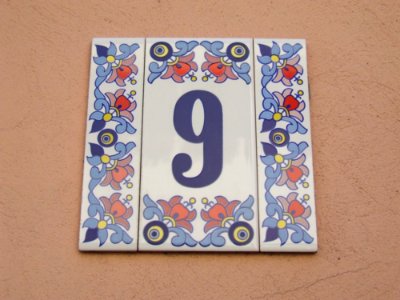 House-number-9-tile