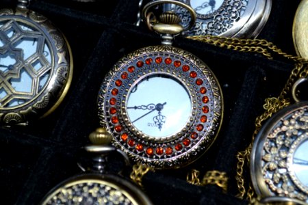 Inlaid-red-stone-pocket-watch