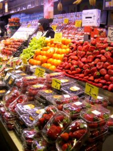 Fresh-fruits-stand