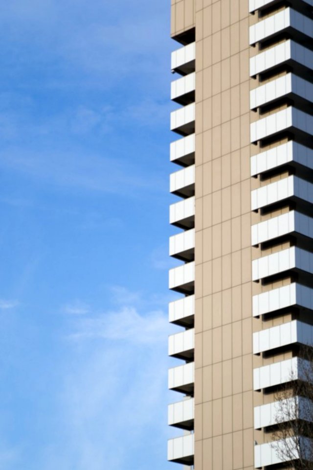 Corner-facade-of-intercontinental-hotel