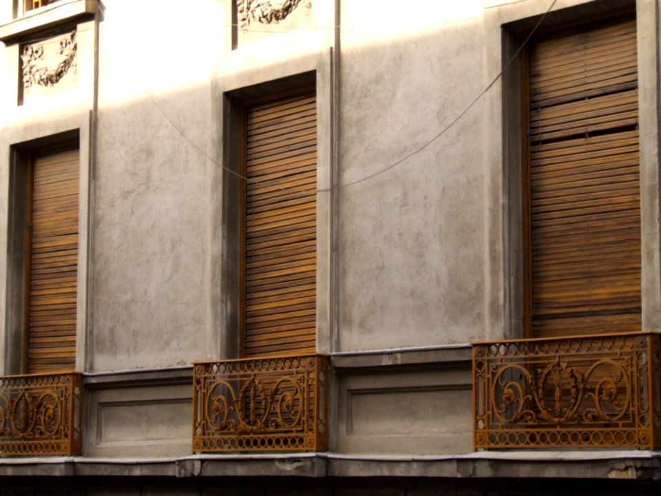 Closed-window-shutters