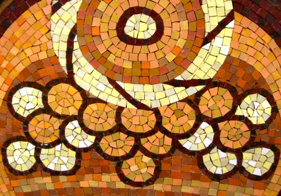 Circular-motif-glazed-tile-mosaic