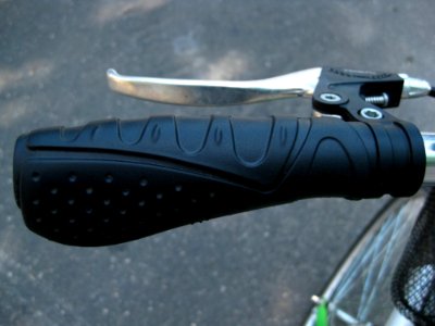 City-bicycle-handlebar-grip-and-brake