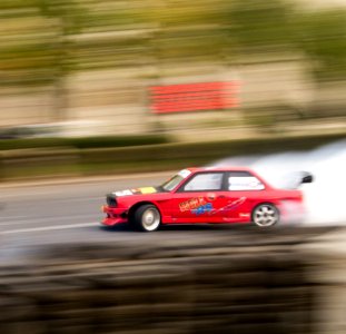 Bmw-e30-race-car-drifting photo