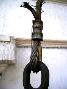 Anchoring-iron-cable-loop