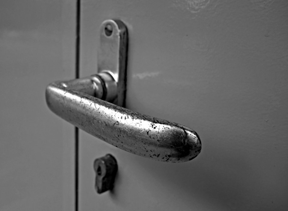 PUBLIC DOMAIN DEDICATION - Digionbew 9 18-06-16 Door Knob LOW RES DSC00860