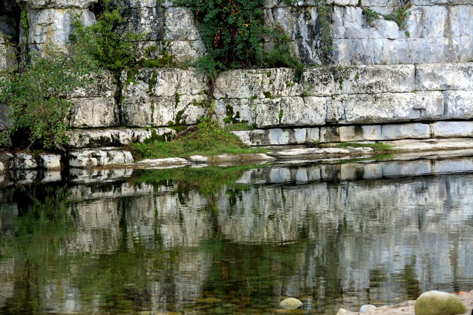 Lignes De Roches Et Miroir