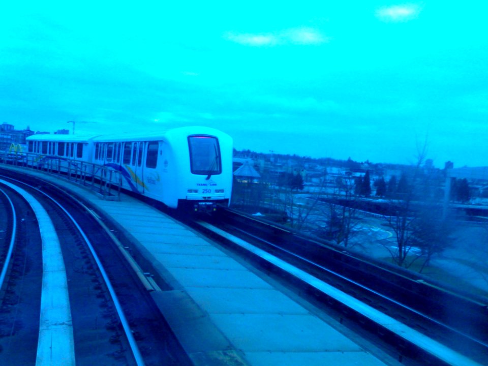 Blue Blurry Skyte II