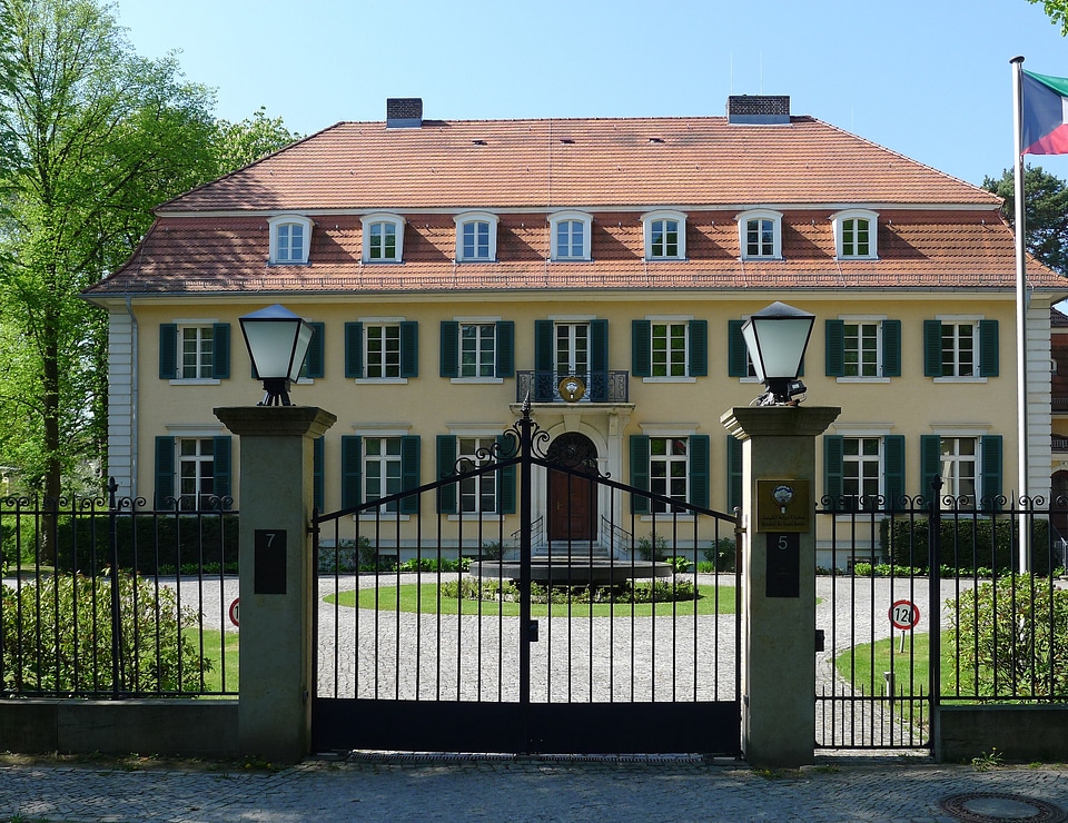 Home estate architecture