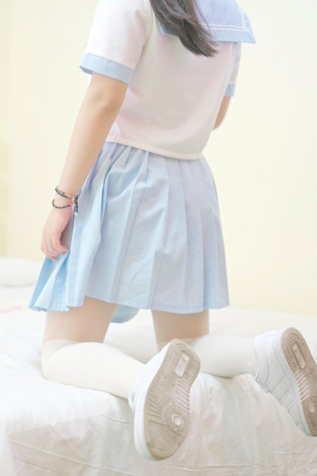 White - White 02