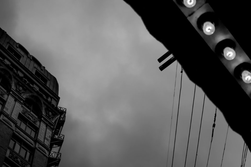 198 There Are Four Lights-0001-vancouver-gastown-xe2-zeiss35-2-20151102-DSCF7873-Edit