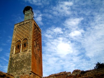 Antiguo Minarete Con Nido De Cigeñas
